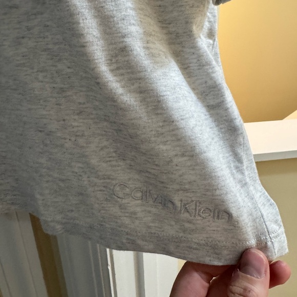 Calvin Klein Cropped T-Shirt - Picture 2 of 5